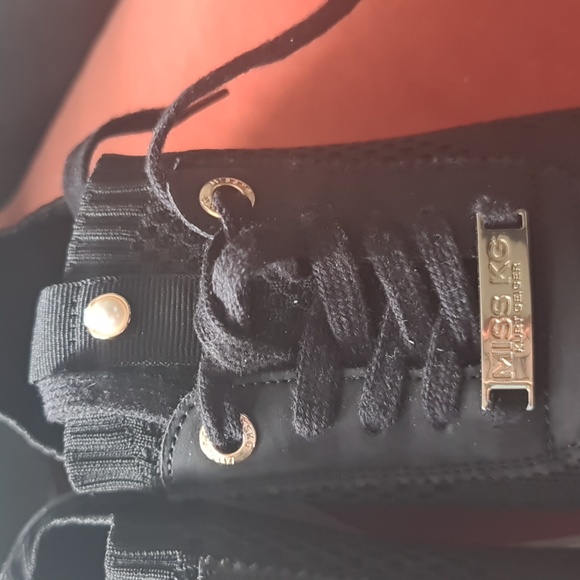 Kurt Geiger Trainers - Picture 3 of 4